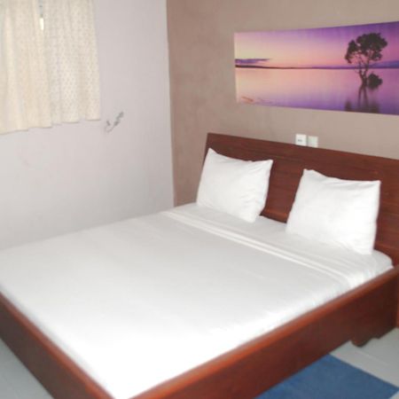 Benin City Center Hotel Котону Экстерьер фото