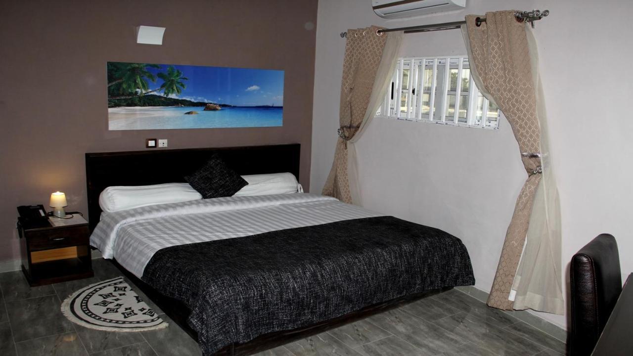 Benin City Center Hotel Котону Экстерьер фото