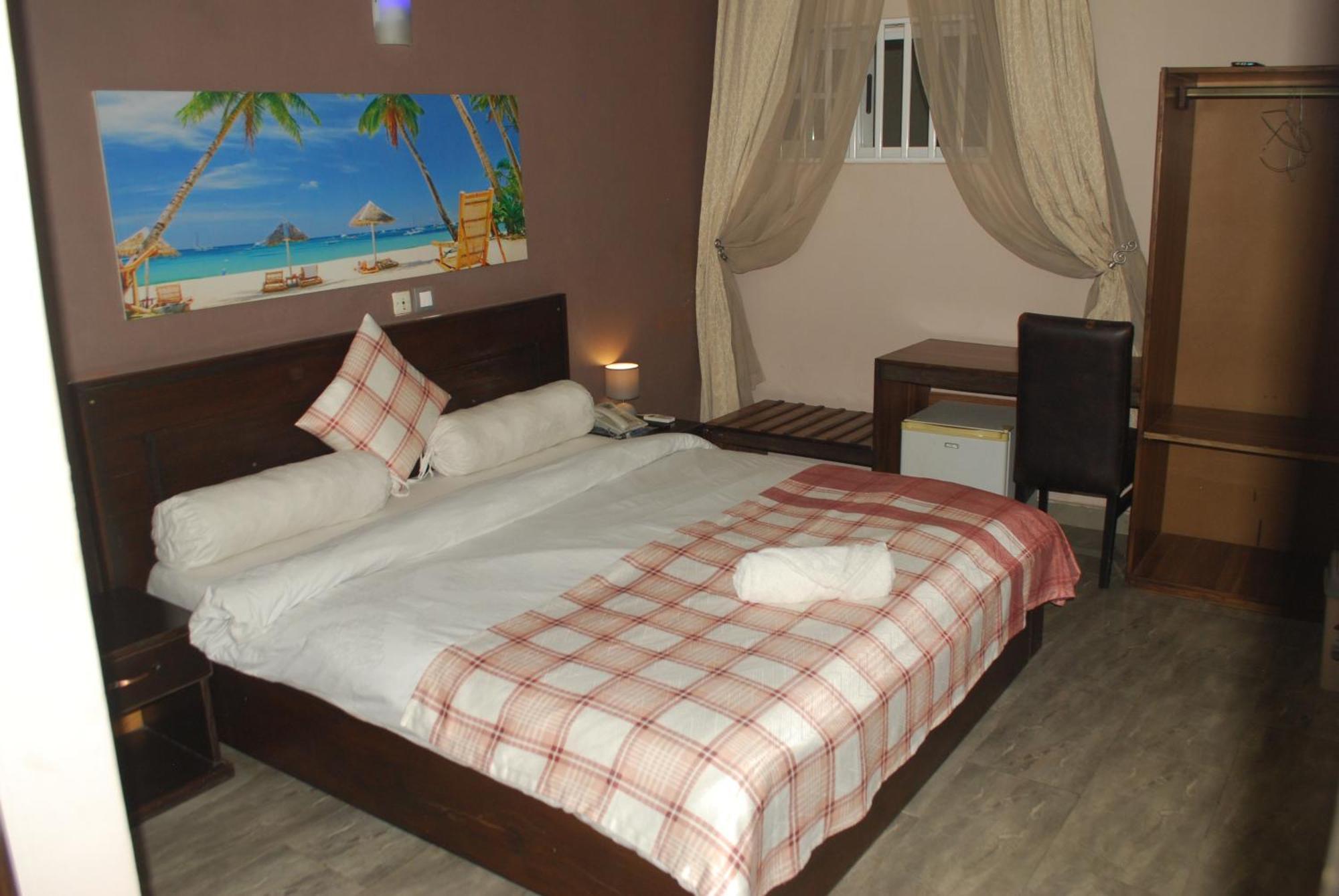 Benin City Center Hotel Котону Экстерьер фото